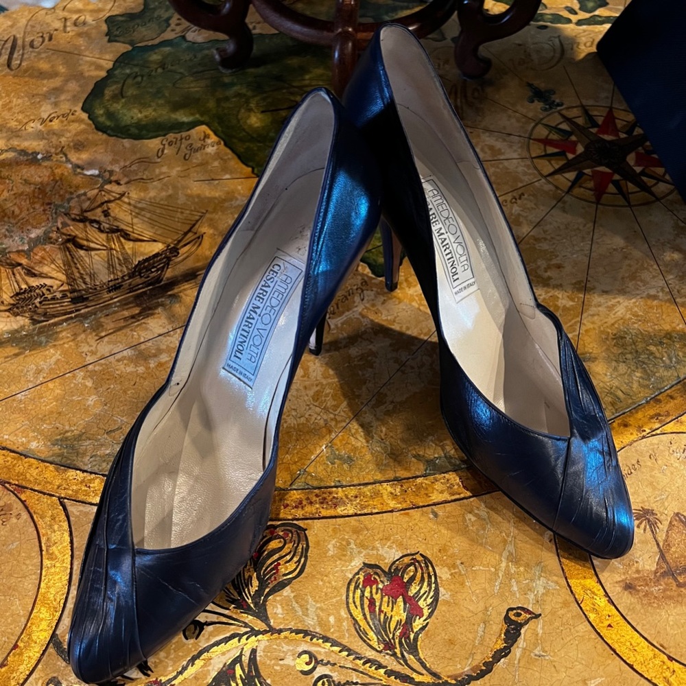 Vintage Amedeo Volta Navy Heels